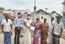 Gifting Solar Lamp to Nedumdurai Village